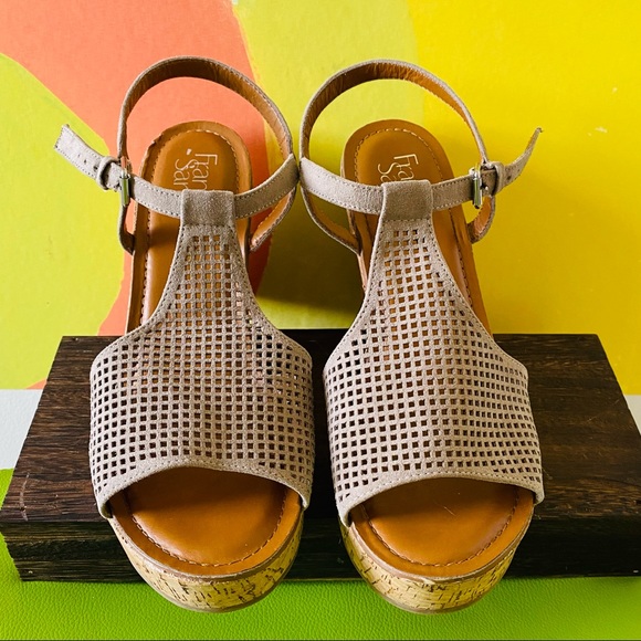 Franco Sarto Canyon Taupe Wedge Sandals (size 9.5) - Picture 2 of 10